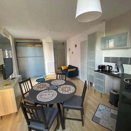 Appartement Avec Balcon Et Parking Prive Мер-ле-Бен Екстериор снимка